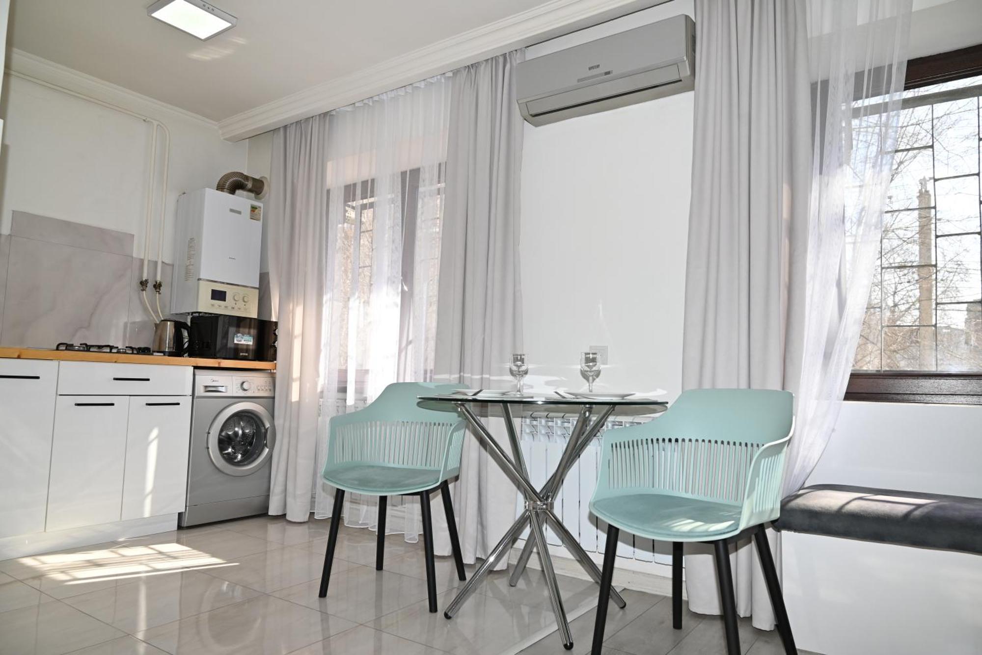 Cozy Apartment Near To The Metro H Kochar 19 Jerevan Exteriör bild