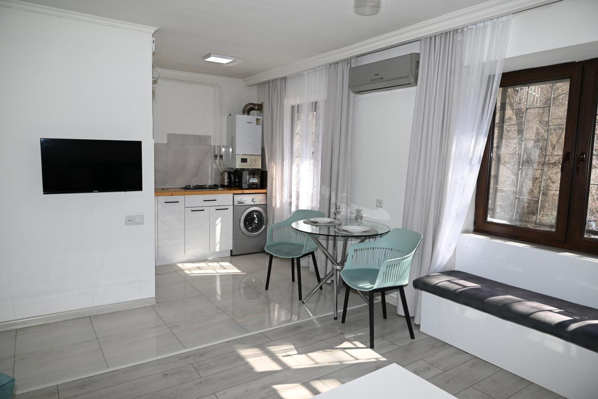 Cozy Apartment Near To The Metro H Kochar 19 Jerevan Exteriör bild